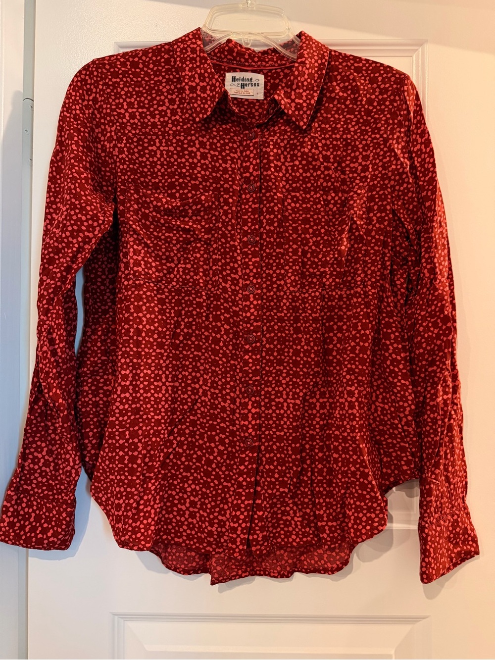 Holding Horses Anthropologie Women’s Red Printed Button Down Blouse Size 4
